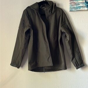 Uniqlo Men's Raincoat in Olive Green